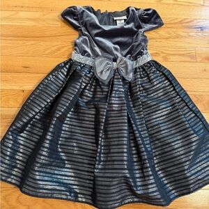 Sweet Heart Rose gray and Silver Dress